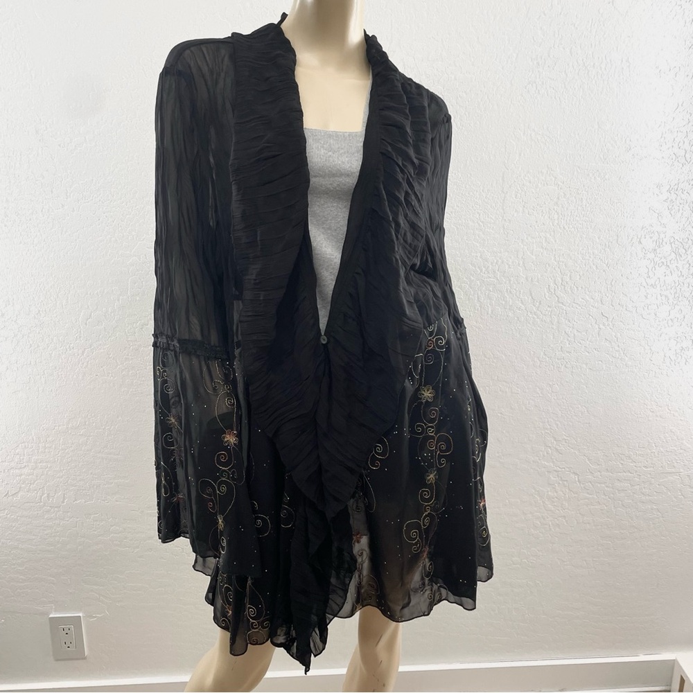 Chic Black Embroidered Sheer Kimono - Picture 7 of 11